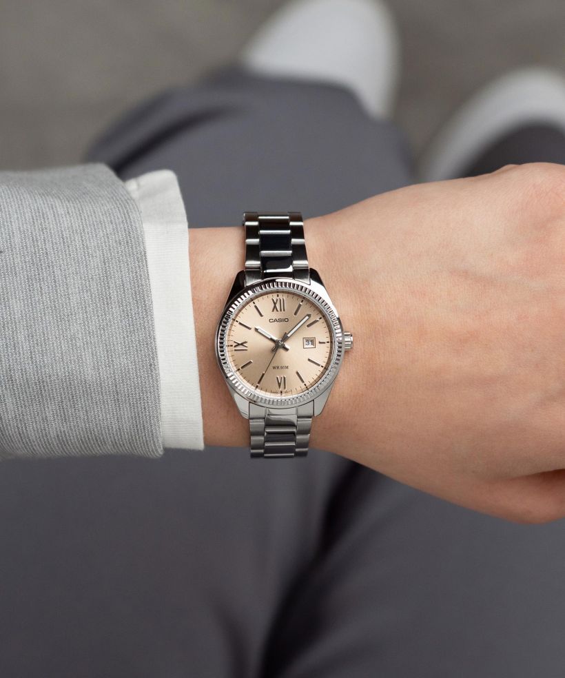 Годинник Жіночий Casio Standard
